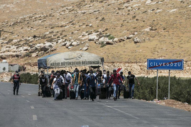 Suriyelilerin Kurban Bayramı öncesi Cilvegözü Sınır Kapısı'ndan ülkelerine geçişleri sürüyor G3