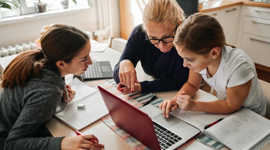 Hibrit eğitim nedir? Hibrit eğitimin avantajları nelerdir?