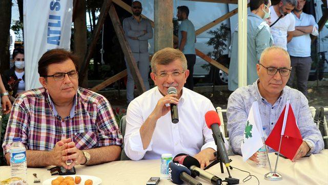 Gelecek Partisi Genel Başkanı Davutoğlu, Kocaeli'de partililerle piknikte bir araya geldi: