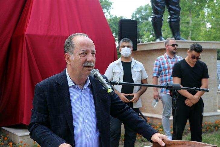 Kırkpınar'ın "Ebedi altın kemer" sahibi pehlivanlarından Aydın Demir ve Hüseyin Çokal'ın heykelleri dikildi G3