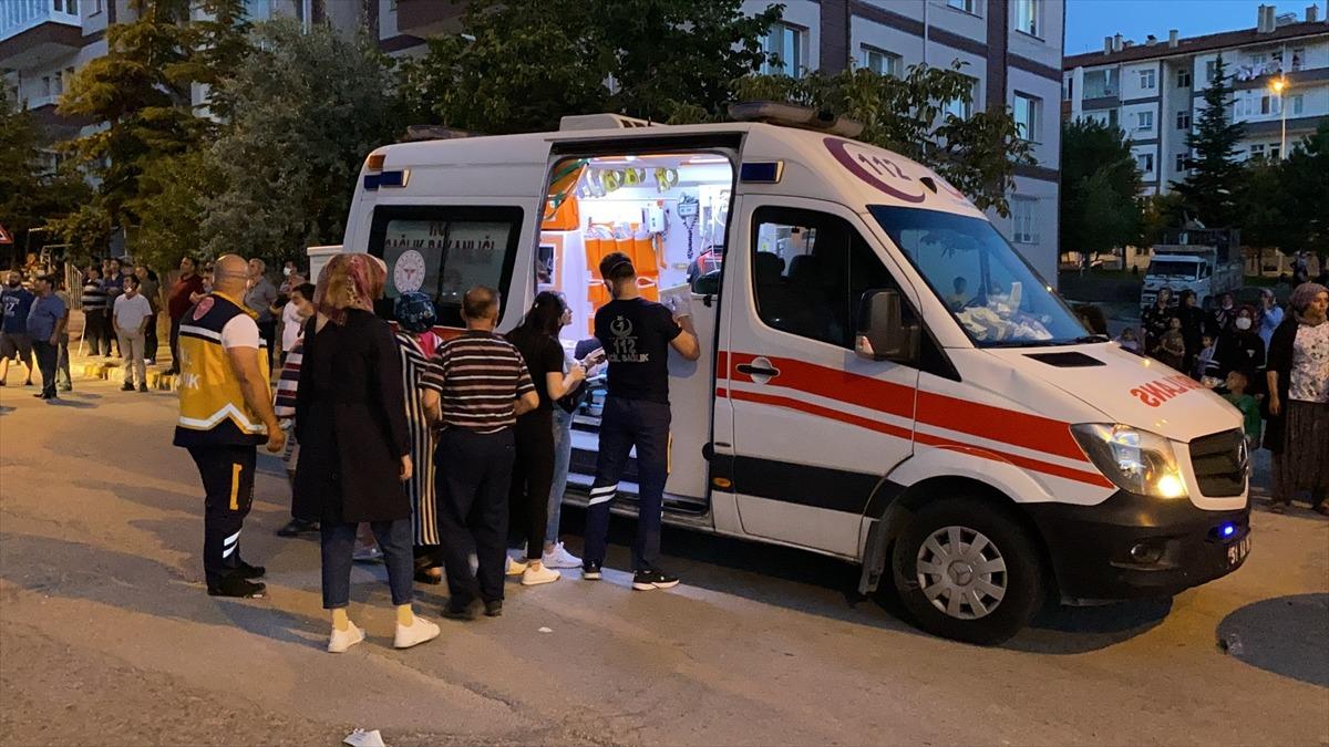 Niğde'de apartmanda &ccedil;ıkan yangında 10 kişi dumandan etkilendi