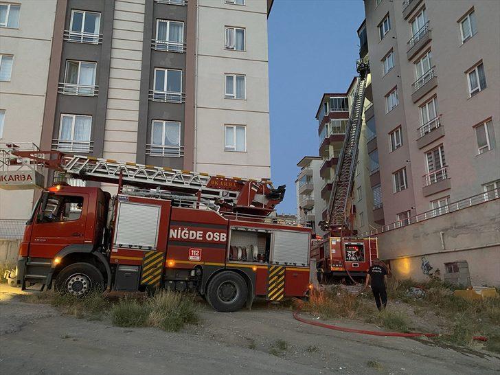 Niğde'de apartmanda çıkan yangında 10 kişi dumandan etkilendi G2