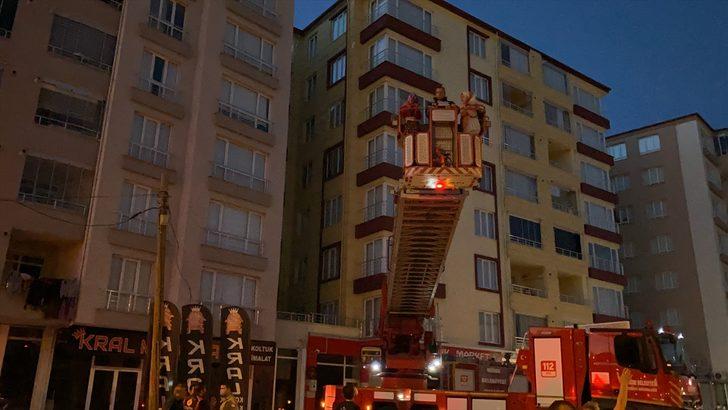 Niğde'de apartmanda çıkan yangında 10 kişi dumandan etkilendi G4