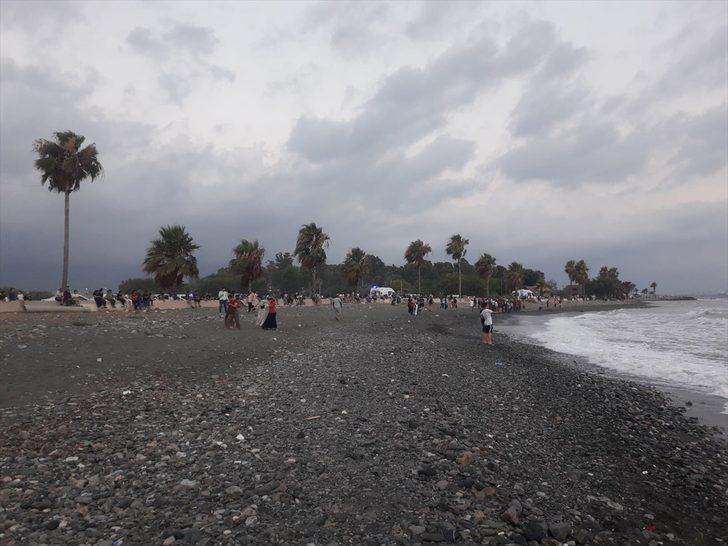 Hatay'da denize giren 2 gençten biri boğuldu, diğeri kayboldu G2
