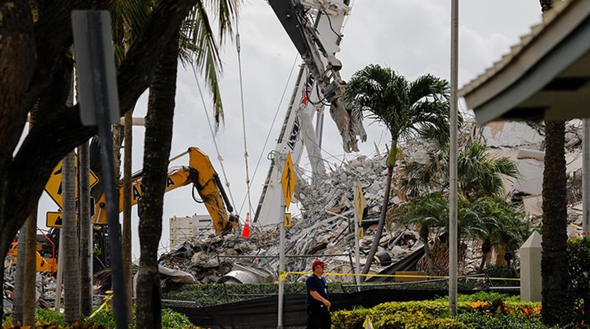 Miami'de çöken 13 katlı binada ölenlerin sayısı 90'a yükseldi