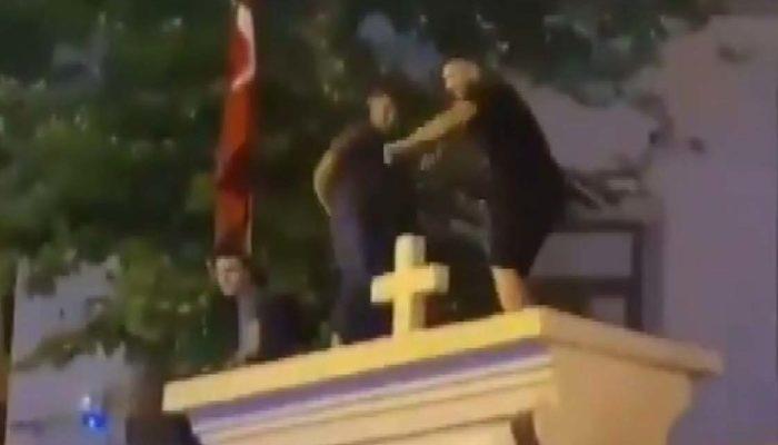 Tepki çeken görüntüler! Kilise duvarı üstünde oynayanlar için karar verildi