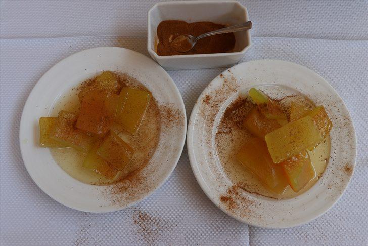 Yazın serinleten meyvesi karpuz, kabuğuyla da ağızları tatlandırıyor G1