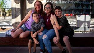 16 yıllık eşi cinsiyet değiştirmek istediğini itiraf edince eşcinsel olduğunu anladı