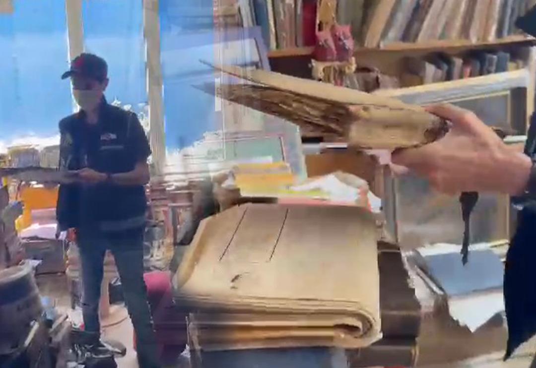 Osmanlı arşivinin kayıp belgeleri sahafta ele ge&ccedil;irildi: &Ccedil;&ouml;pten buldum, 25 yıldır bende