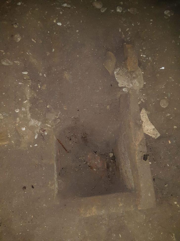 Bilecik'te iş makinesiyle tesviye yapılan alanda nekropol olduğu değerlendirilen yapıya rastlandı G1