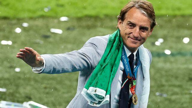 Mancini 'mucizesi' İtalya basınında: 'Silahları dostluk ve neşe'
