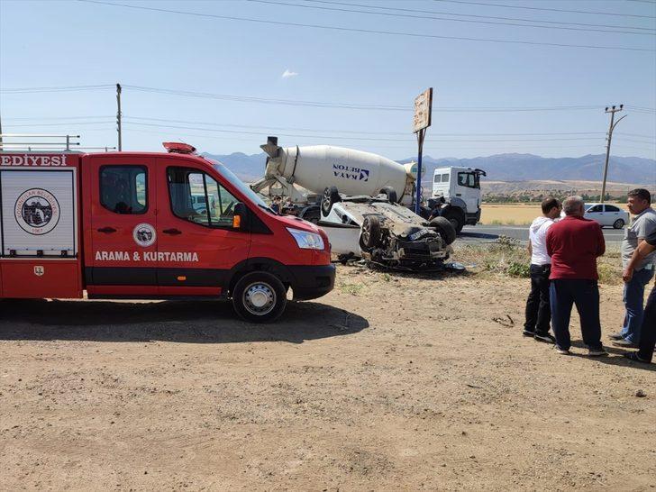 Elazığ'da otomobil devrildi: 1 ölü, 3 yaralı G1