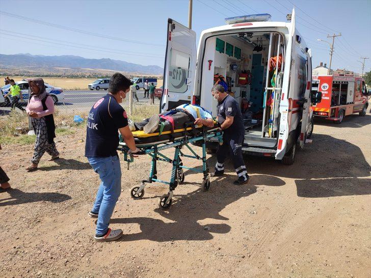Elazığ'da otomobil devrildi: 1 ölü, 3 yaralı G2