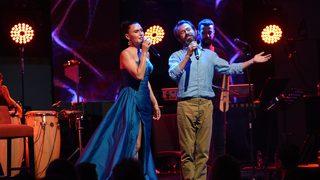 Şevval Sam ve Olgun Şimşek'ten Hasan Saltık için düet