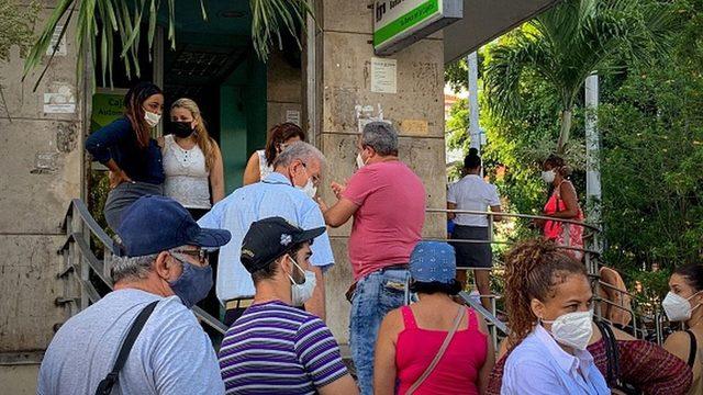 K&uuml;ba da nadir g&ouml;r&uuml;len protestolara yol a&ccedil;an &uuml;&ccedil; ana sorun 3