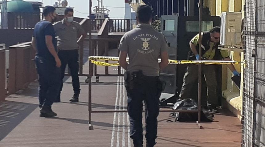 İzmir’de denizde erkek cesedi bulundu