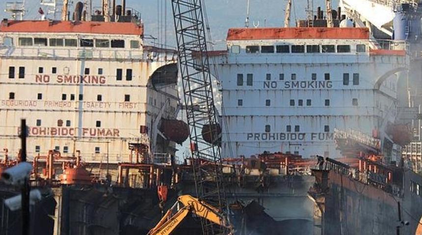 Aliağa'da gemi söküm bölgesinde iş kazası: 1 ölü, 1 ağır yaralı