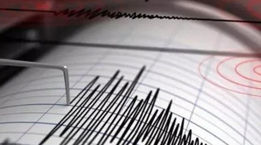 &Ccedil;anakkale'de 3,5 b&uuml;y&uuml;kl&uuml;ğ&uuml;nde korkutan deprem