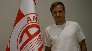 Antalyaspor, Deni Milosevic ile 3 yıllık sözleşme imzaladı