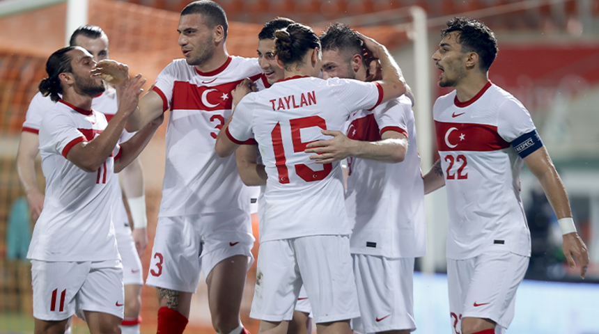 Mert Müldür'e İngiltere'den 2 transfer teklifi!