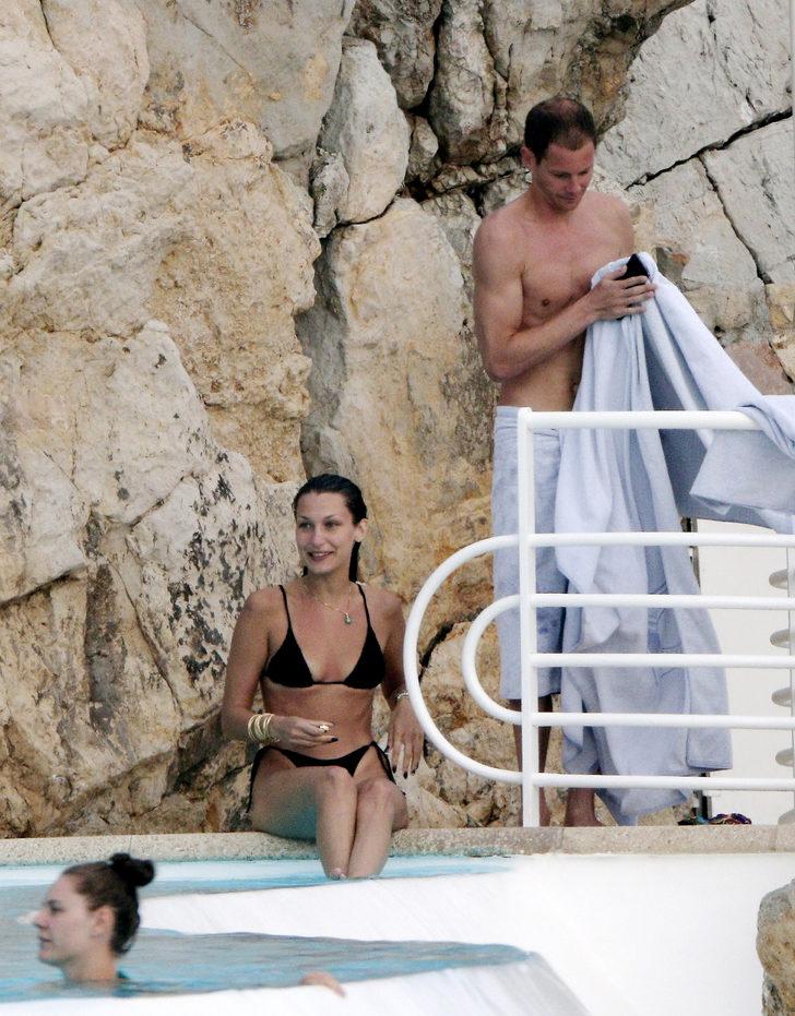 Bella Hadid yeni sevgilisiyle görüntülendi! Cannes'da deniz molası G1