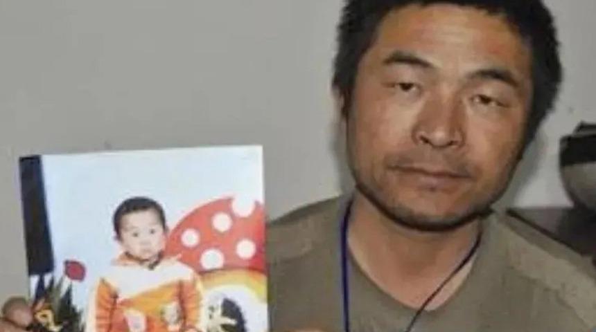 &Ccedil;in&rsquo;de bir baba 24 yıl &ouml;nce ka&ccedil;ırılan oğlunu buldu