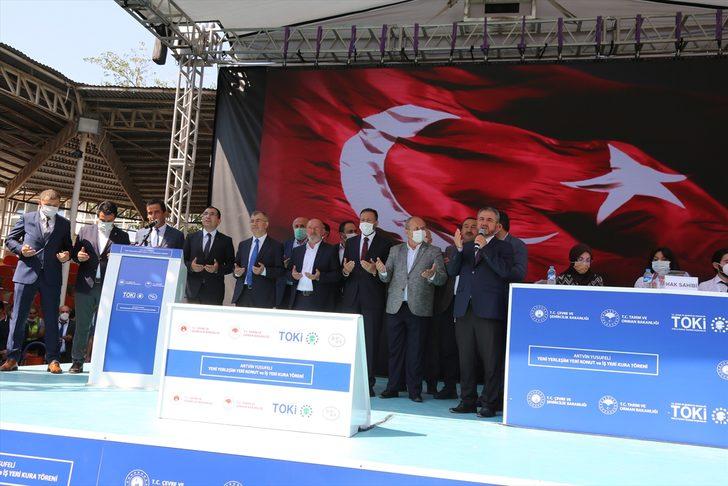 Yusufeli yeni yerleşim yerindeki hak sahiplerinin konut ve iş yerleri kurayla belirleniyor G3