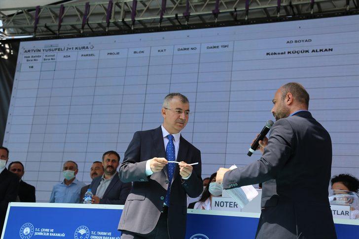 Yusufeli yeni yerleşim yerindeki hak sahiplerinin konut ve iş yerleri kurayla belirleniyor G4