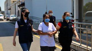 Türk bayrağını çöpe atan kadından skandal sözler