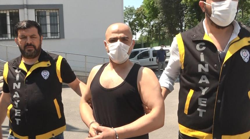 Polis aracına ateş açıp kılıçla direnen saldırgan adliyeye sevk edildi