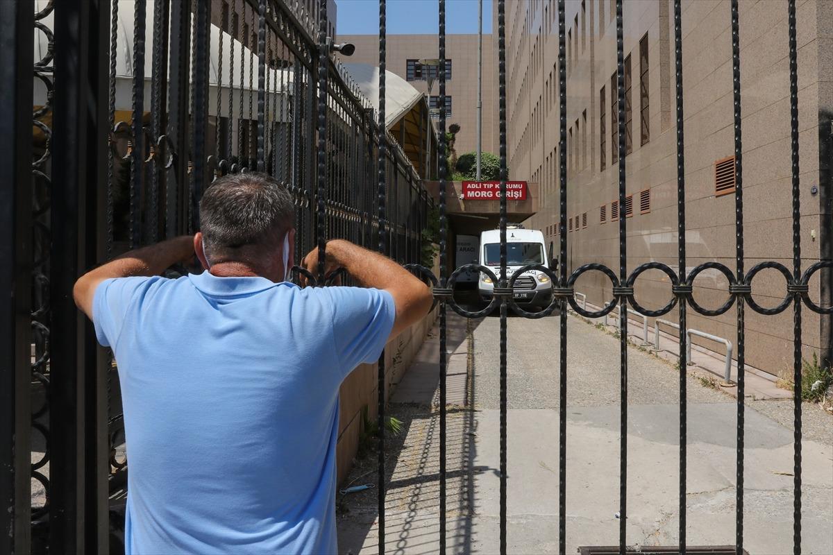 Aliağa'da gemi geri d&ouml;n&uuml;ş&uuml;m b&ouml;lgesindeki patlamada hayatını kaybeden iş&ccedil;inin cenazesi defnedildi