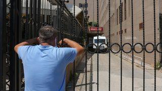 Aliağa'da gemi geri dönüşüm bölgesindeki patlamada hayatını kaybeden işçinin cenazesi defnedildi