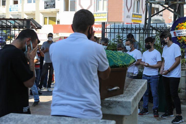 Aliağa'da gemi geri dönüşüm bölgesindeki patlamada hayatını kaybeden işçinin cenazesi defnedildi G2