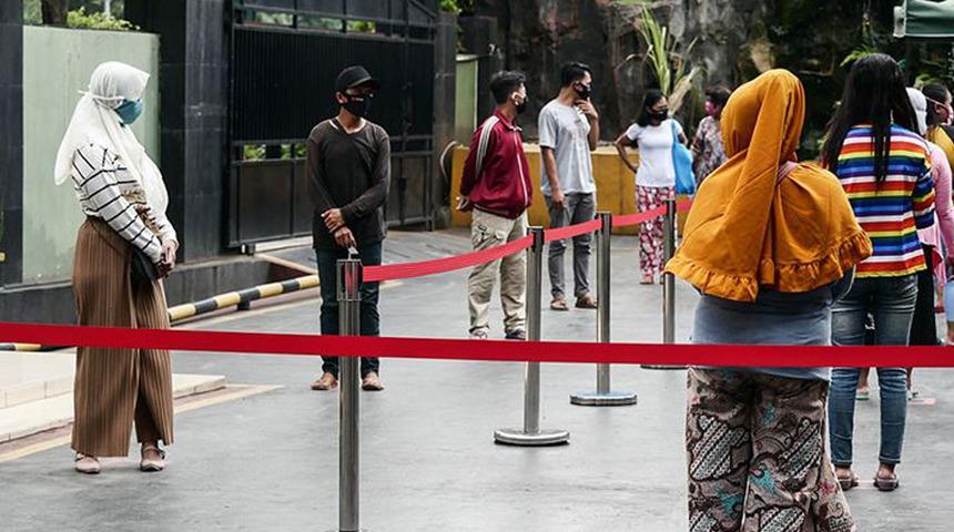 Endonezya’da günlük vaka sayısında rekor! Bir ay öncesine göre 7 kat arttı