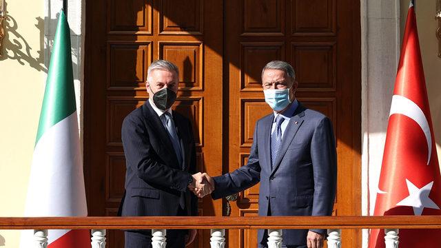 Son Dakika: Bakan Akar, İtalyan mevkidaşı ile İstanbul'da bir araya geldi