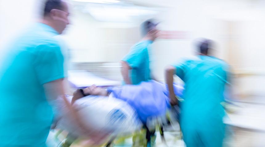 Kosova'nın Deçan kentinde yaklaşık 1500 kişi zehirlendi