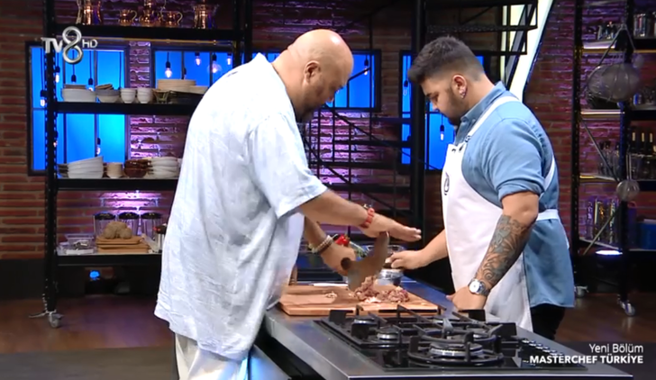 MasterChef Samet Karabudak kimdir, nereli ve kaç yaşında? Stüdyoda parmağını kesti! G4