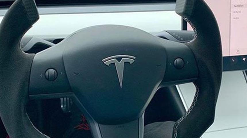 Tesla'dan tam otonom sürüş güncellemesi!