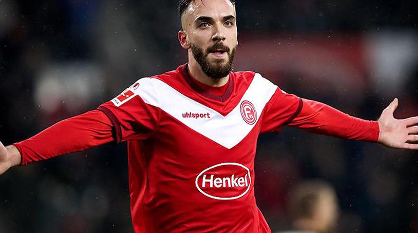 Beşiktaş milli futbolcu Kenan Karaman'ı transfer etti