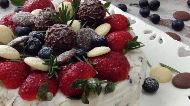 Pişirme, fırınlama derdi yok! Yeni nesil bayram tatlısı; Parfe