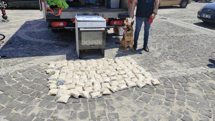 Ankara'ya uyuşturucu sevkiyatı narkotik ekiplerinin takibi sonucu engellendi G3