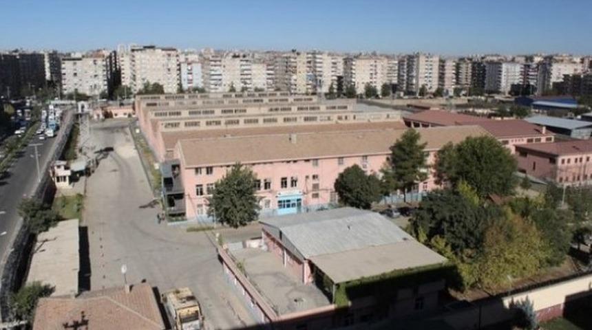 Diyarbakır E Tipi Cezaevi mağdurları: 'Utan&ccedil; m&uuml;zesine d&ouml;n&uuml;şt&uuml;r&uuml;ls&uuml;n'