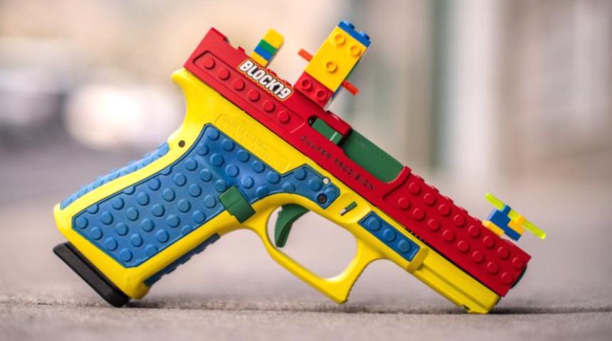 ABD'de Lego'dan esinlenerek tabanca &uuml;reten şirkete tepki: "Sorumsuzca ve tehlikeli"