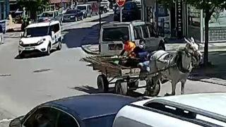 Bursa'da ilginç anlar! Hırsızların at arabasıyla polisten kaçışı kamerada