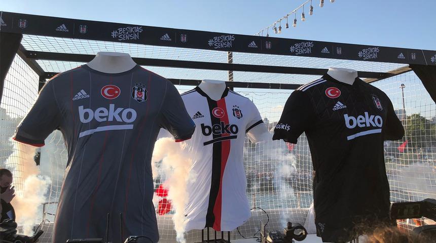 Beşiktaş yeni sezon formalarını tanıttı!