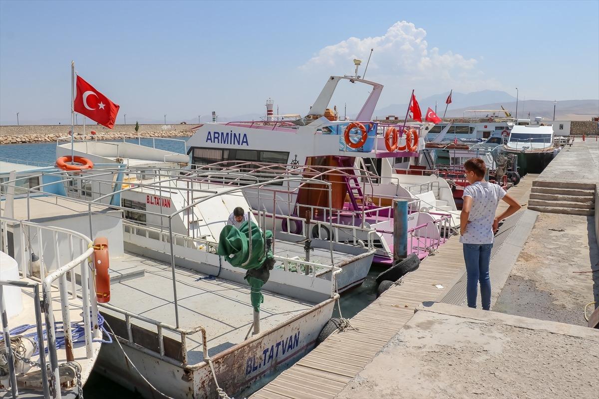 Van'da balık&ccedil;ılar "vira bismillah" dedi