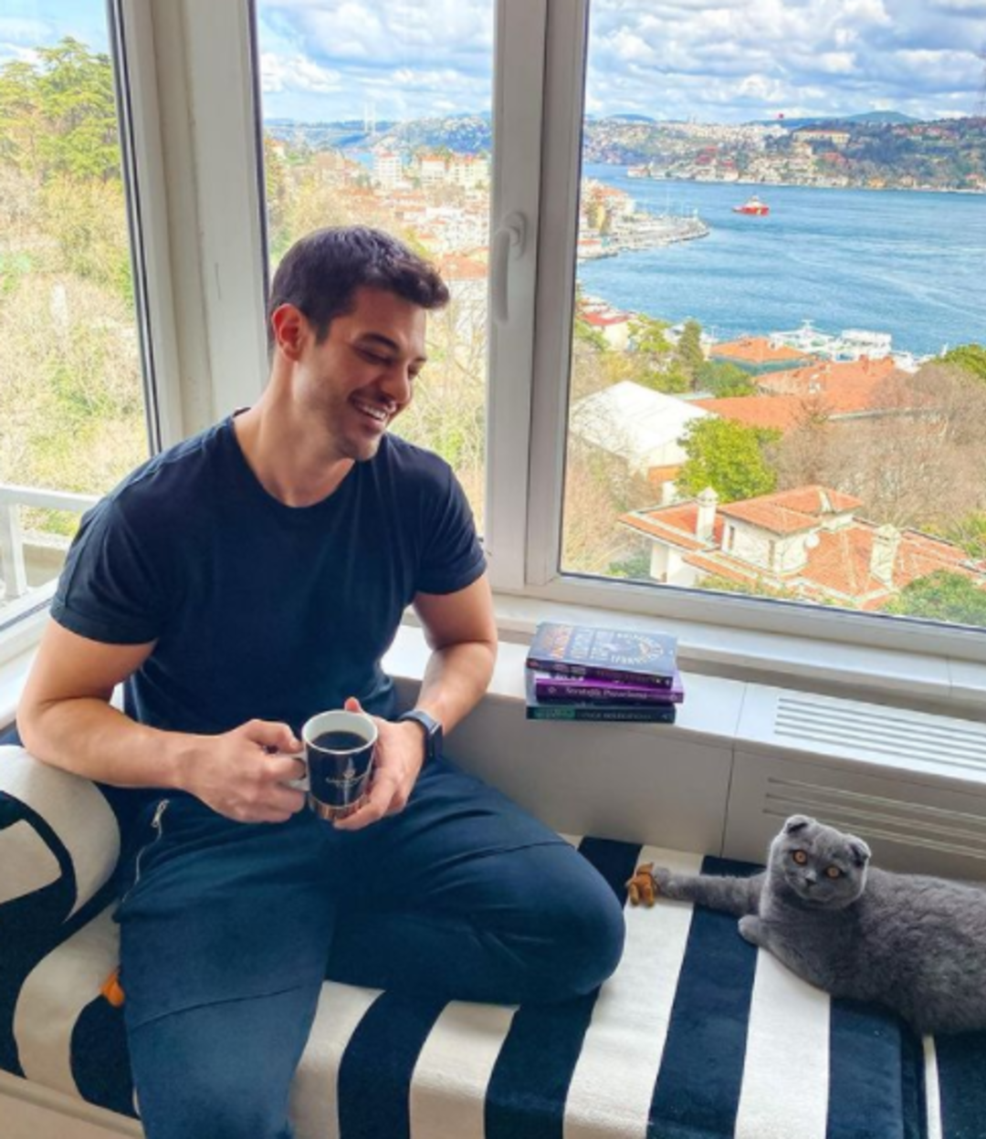 Hadise&rsquo;nin yeni sevgilisinin eski halini g&ouml;renler şoke oluyor! Mehmet Din&ccedil;erler kimdir? 