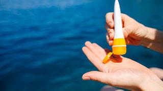 Johnson and Johnson, güneş kremlerini toplattı