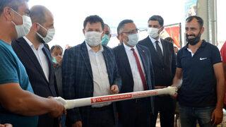 Ankara'da kurban pazarlığında tokalaşma bitti, sosyal mesafe çubuğu geldi