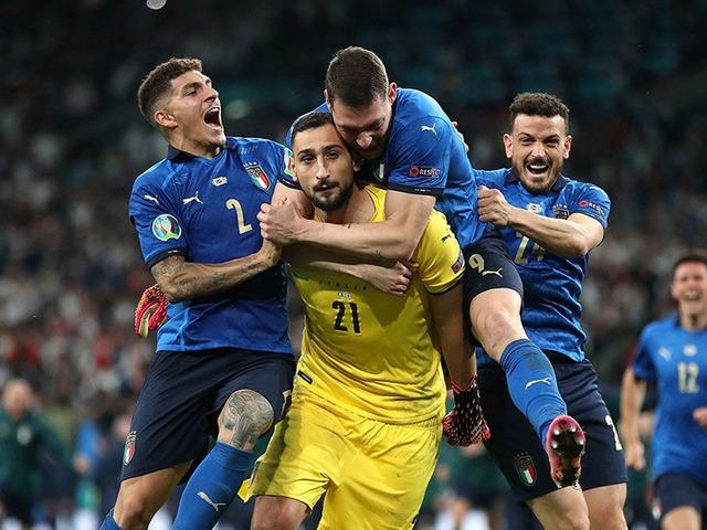 Gianluigi Donnarumma'nın transferi sonrası Paris Saint-Germain'de kaleci sayısı 9 oldu.